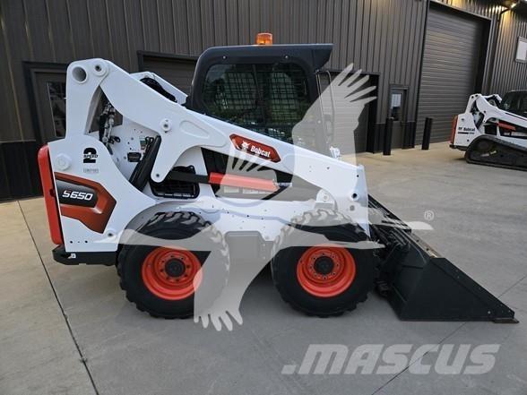 Bobcat S650 滑移轉向裝載機