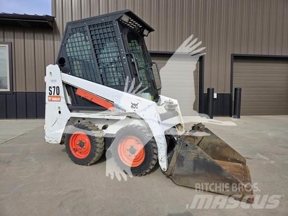 Bobcat S70 滑移轉向裝載機