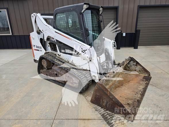 Bobcat T590 滑移轉向裝載機