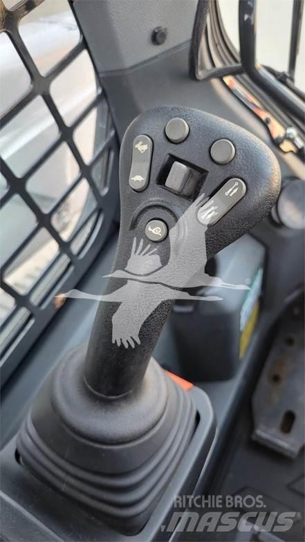 Bobcat T76 滑移轉向裝載機