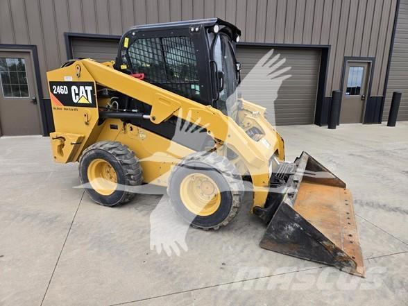 CAT 246D 滑移轉向裝載機