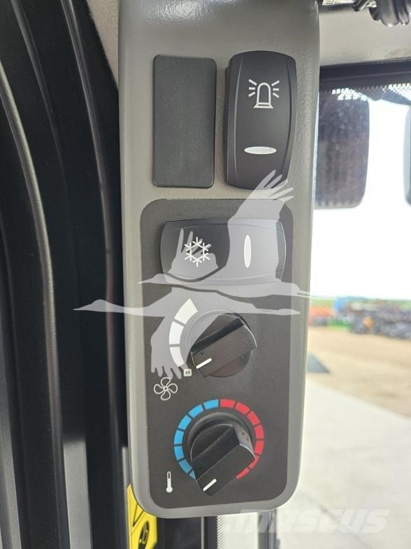 JCB 3TS-8T 滑移轉向裝載機