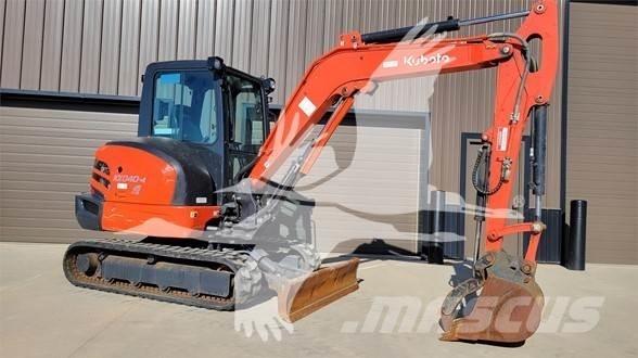 Kubota KX040-4 小型挖土機/掘鑿機<7t(小型挖掘機)