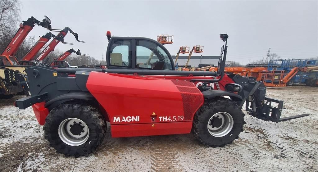 Magni TH4.5.19 伸縮臂操作車