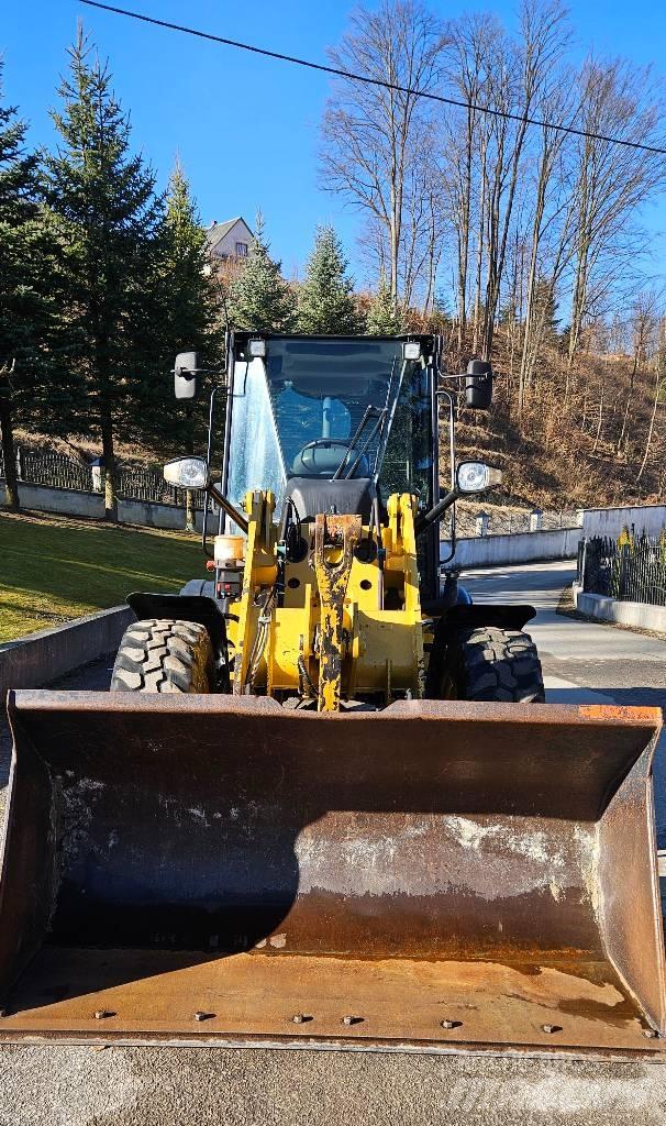 CAT 908 M 輪胎式裝載機