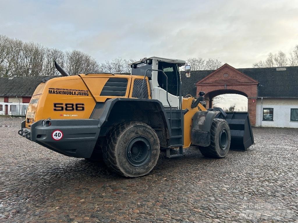 Liebherr L 586 輪胎式裝載機