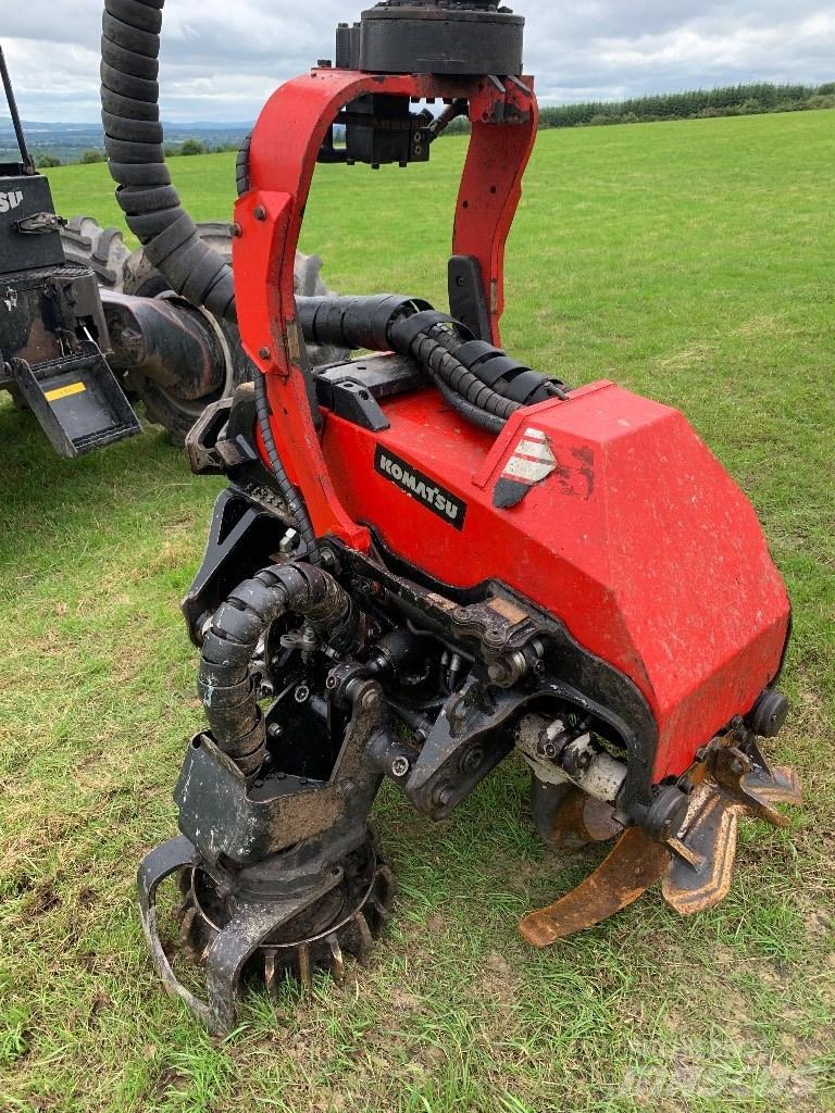 Komatsu 901 XC 收穫機