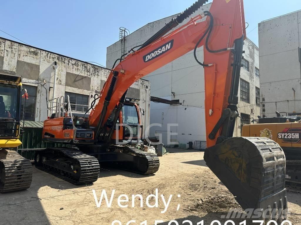 Doosan DX 300 中型挖土機/掘鑿機/挖掘機 7t-12t