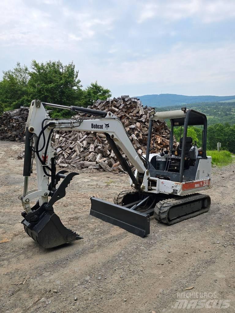 Bobcat X 331 小型挖土機/掘鑿機<7t(小型挖掘機)