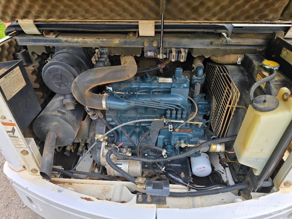 Bobcat X 331 小型挖土機/掘鑿機<7t(小型挖掘機)
