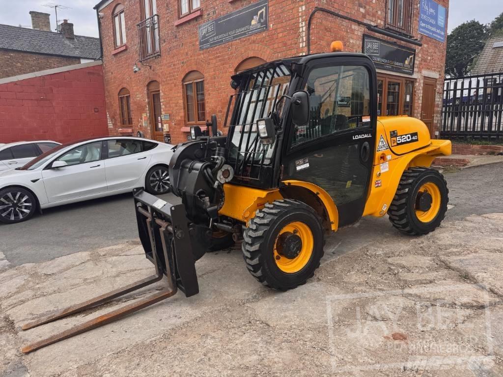 JCB 520-40 伸縮臂操作車