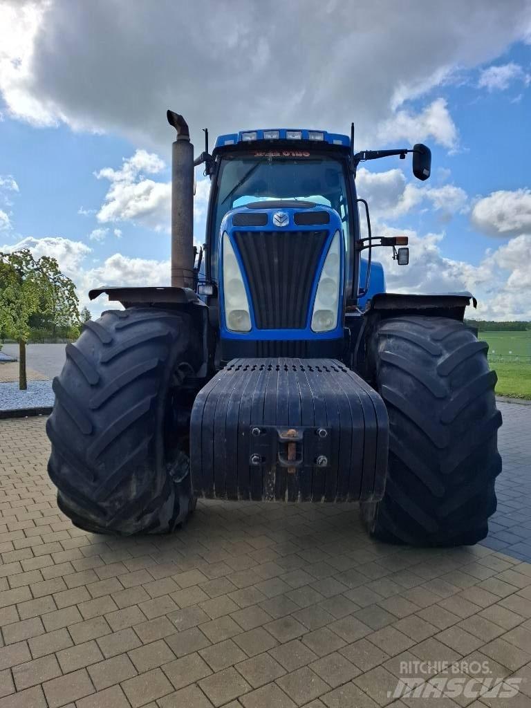 New Holland T 8050 曳引機