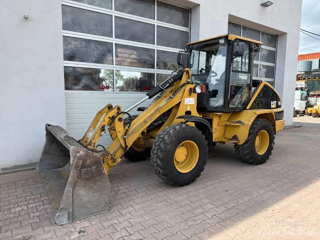 CAT 908 輪胎式裝載機