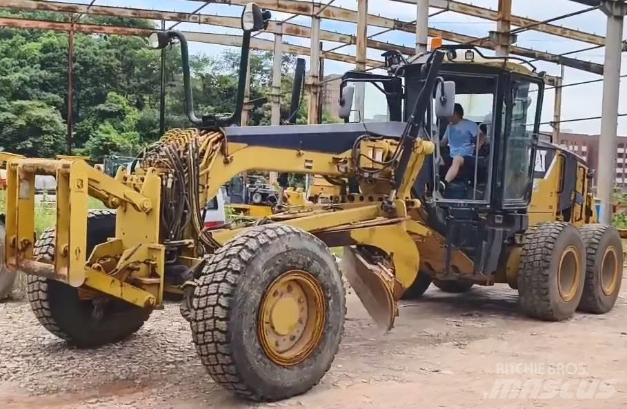 CAT 160 M 平土機