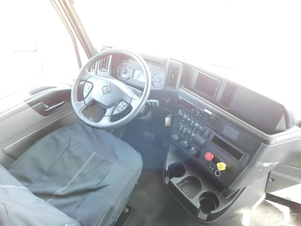International LT 625 曳引機組件