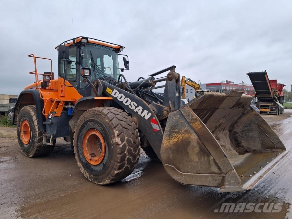 Doosan DL420 輪胎式裝載機
