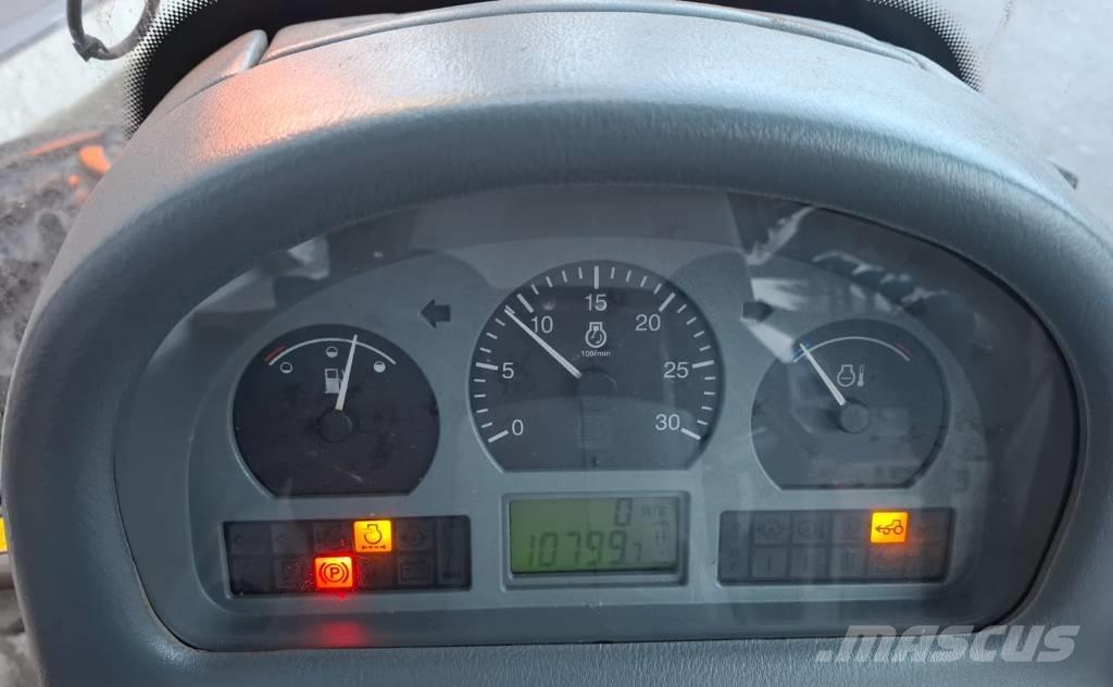 Valtra 8950 曳引機