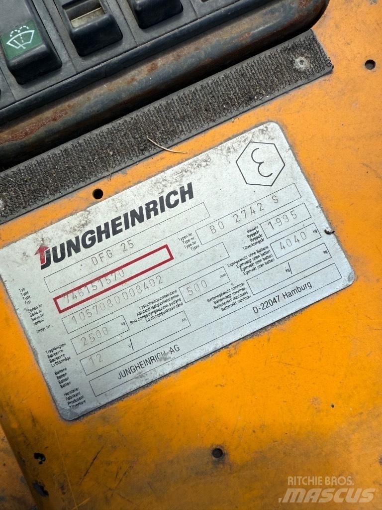 Jungheinrich DFG 25 柴油卡車