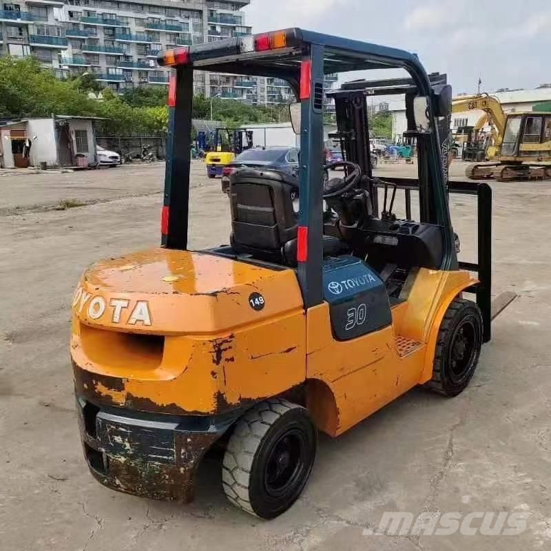 Toyota FD 30 柴油卡車