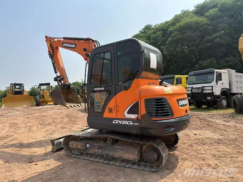 Doosan DX 60 履帶式 挖土機/掘鑿機/挖掘機