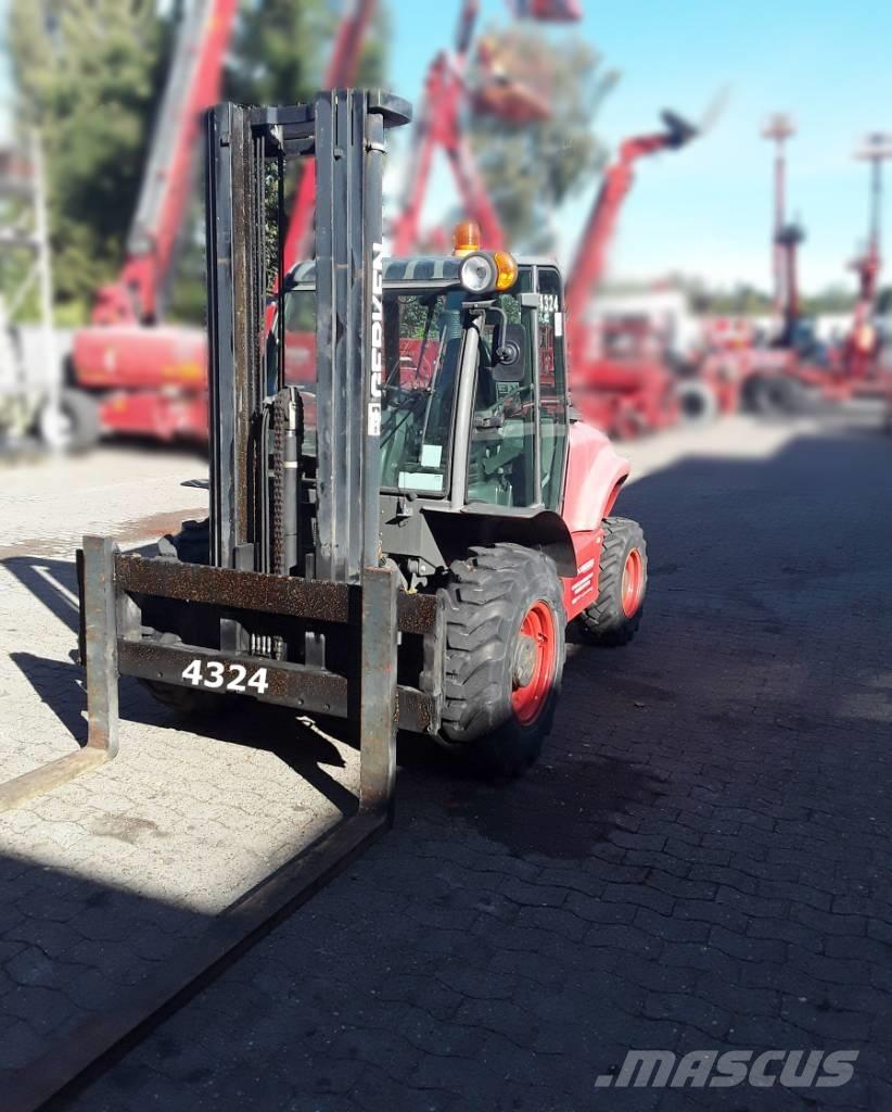 Ausa C 300 H X4 越野車