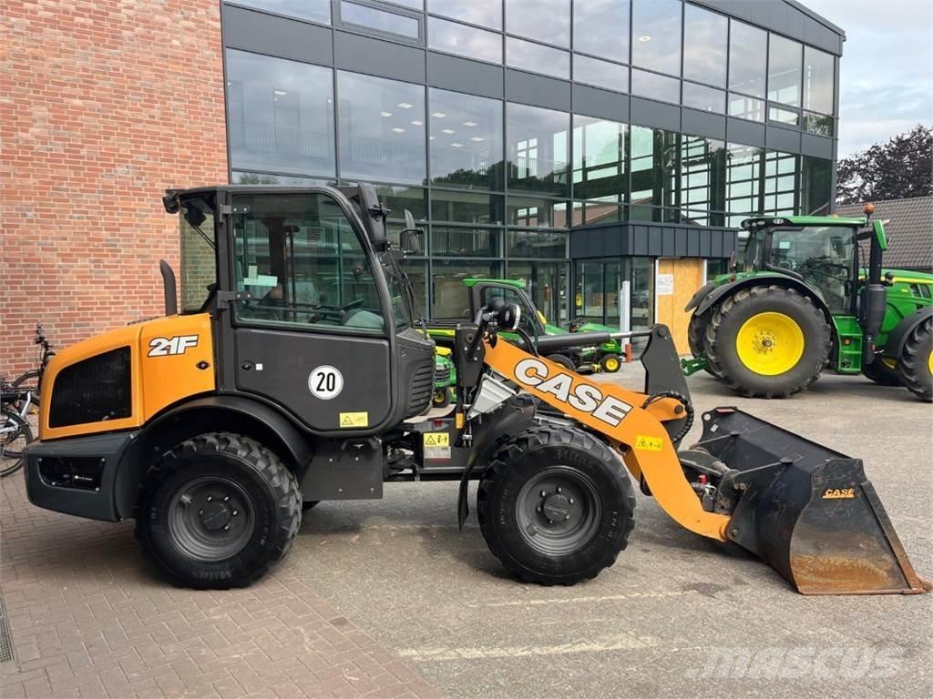 CASE 21F 輪胎式裝載機