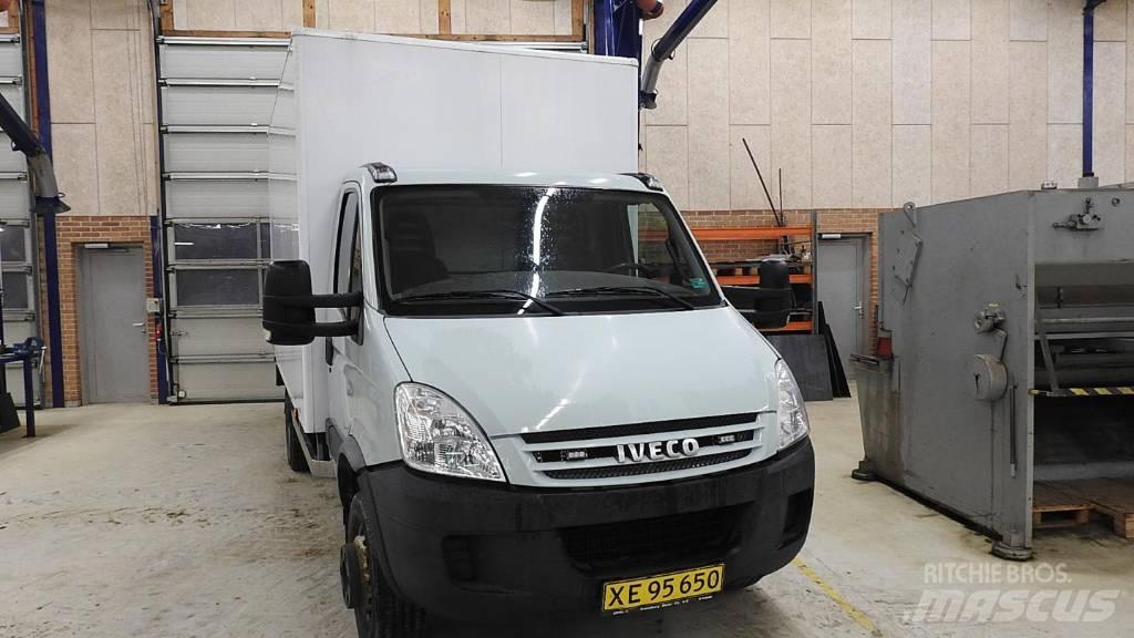 Iveco 65C 18 貨箱式卡車