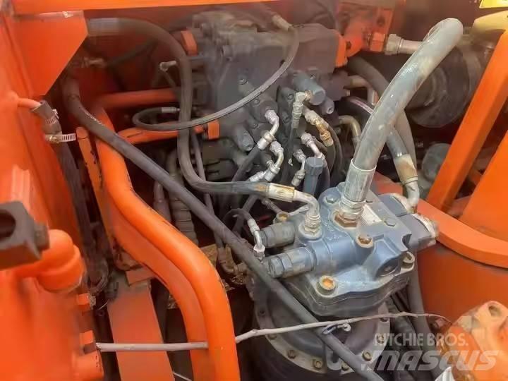 Doosan DH 215-9E 履帶式 挖土機/掘鑿機/挖掘機