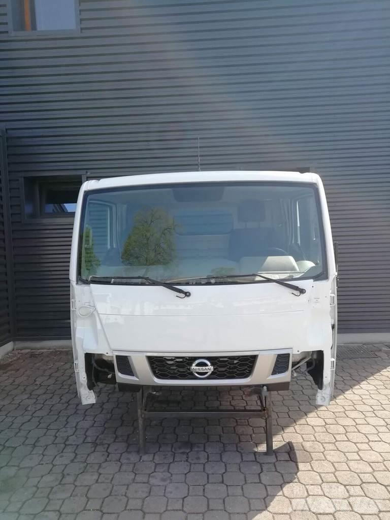 Nissan NT400 駕駛室與內部