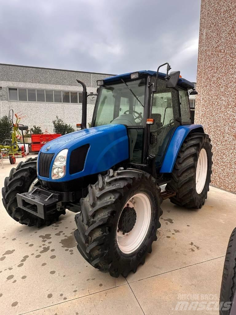 New Holland TL 100 曳引機