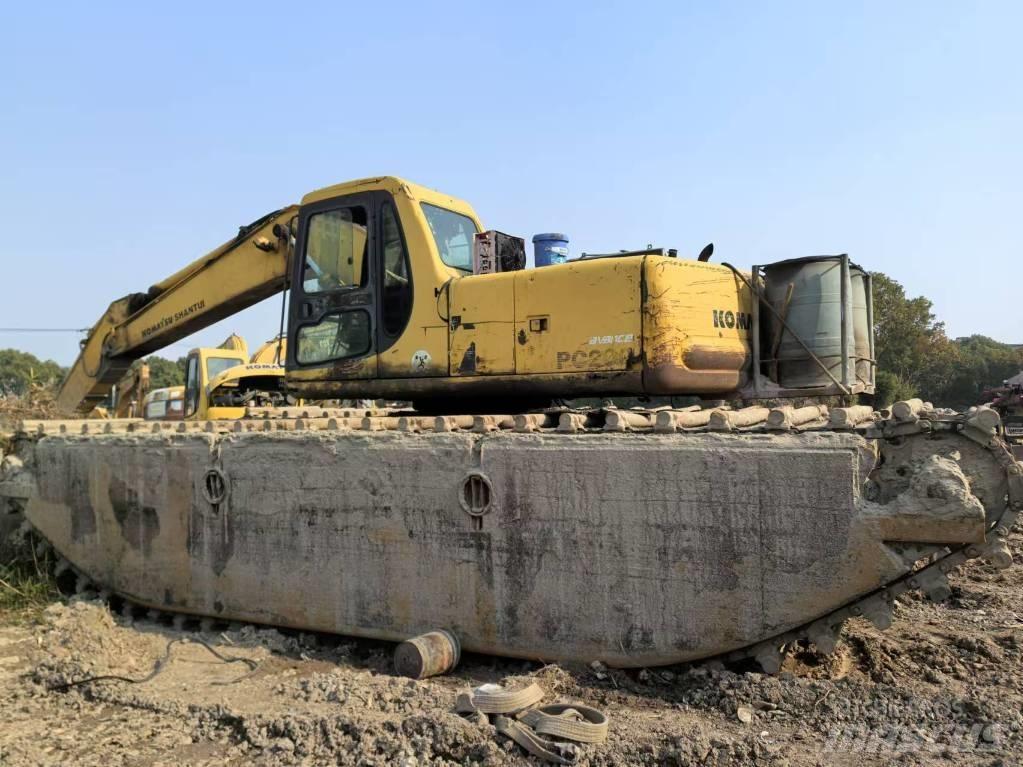 Komatsu PC 200-6 水陸兩用挖掘機