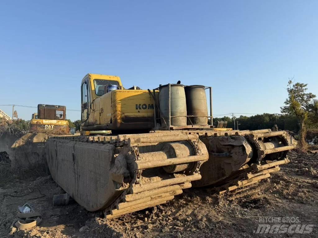 Komatsu PC 200-6 水陸兩用挖掘機