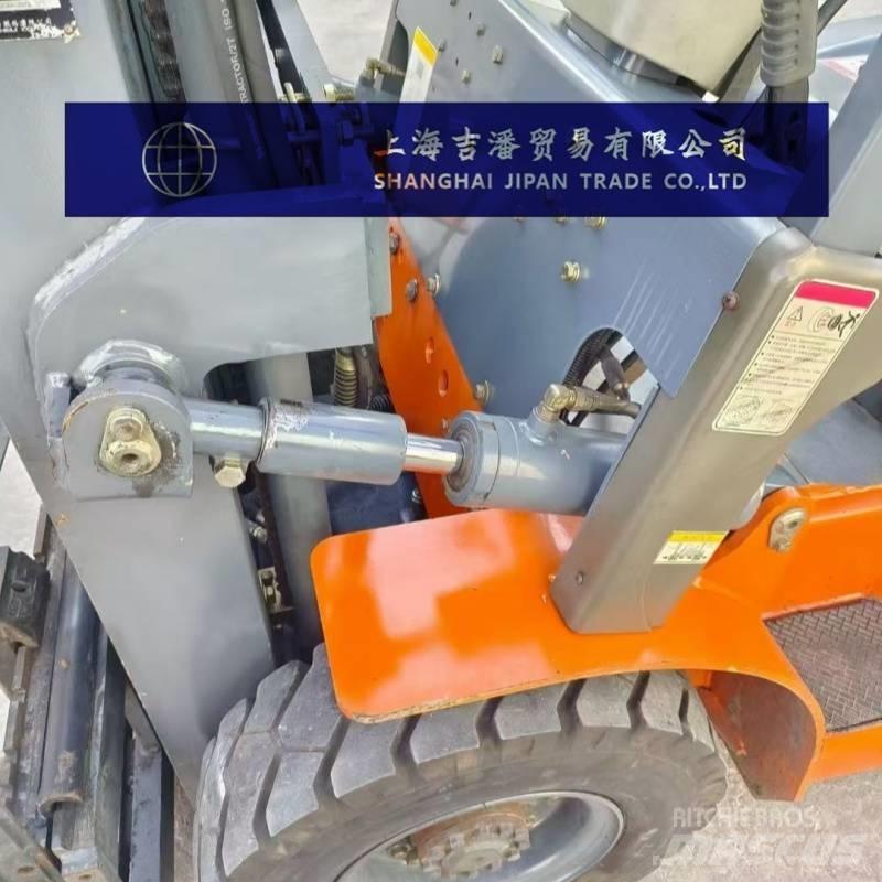 Heli H2000-25 柴油卡車