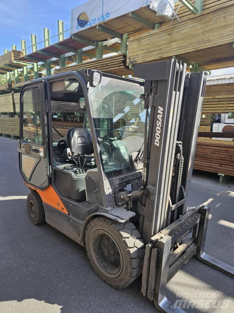 Daewoo Doosan D35C - 7 柴油卡車