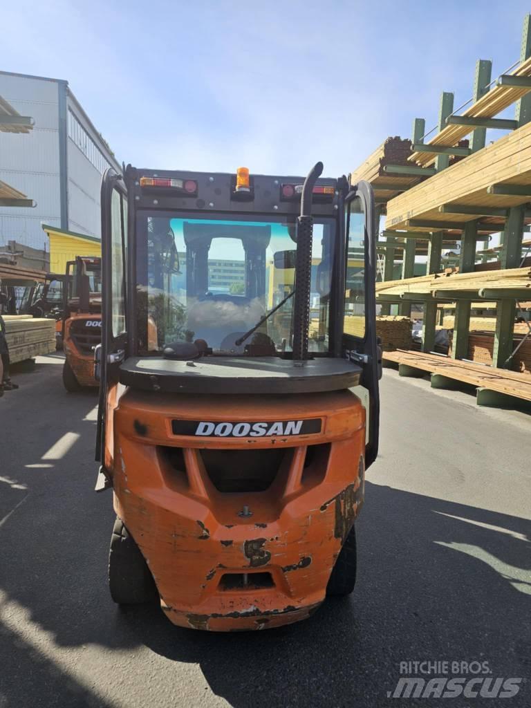 Daewoo Doosan D35C - 7 柴油卡車