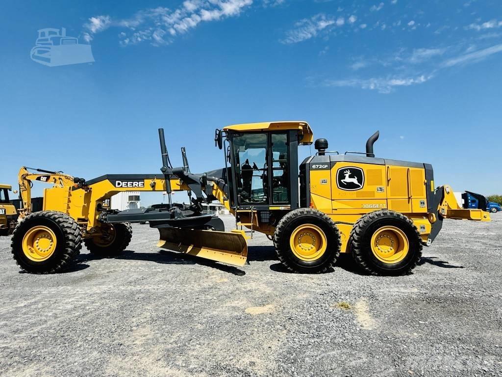 DEERE 672G 平土機