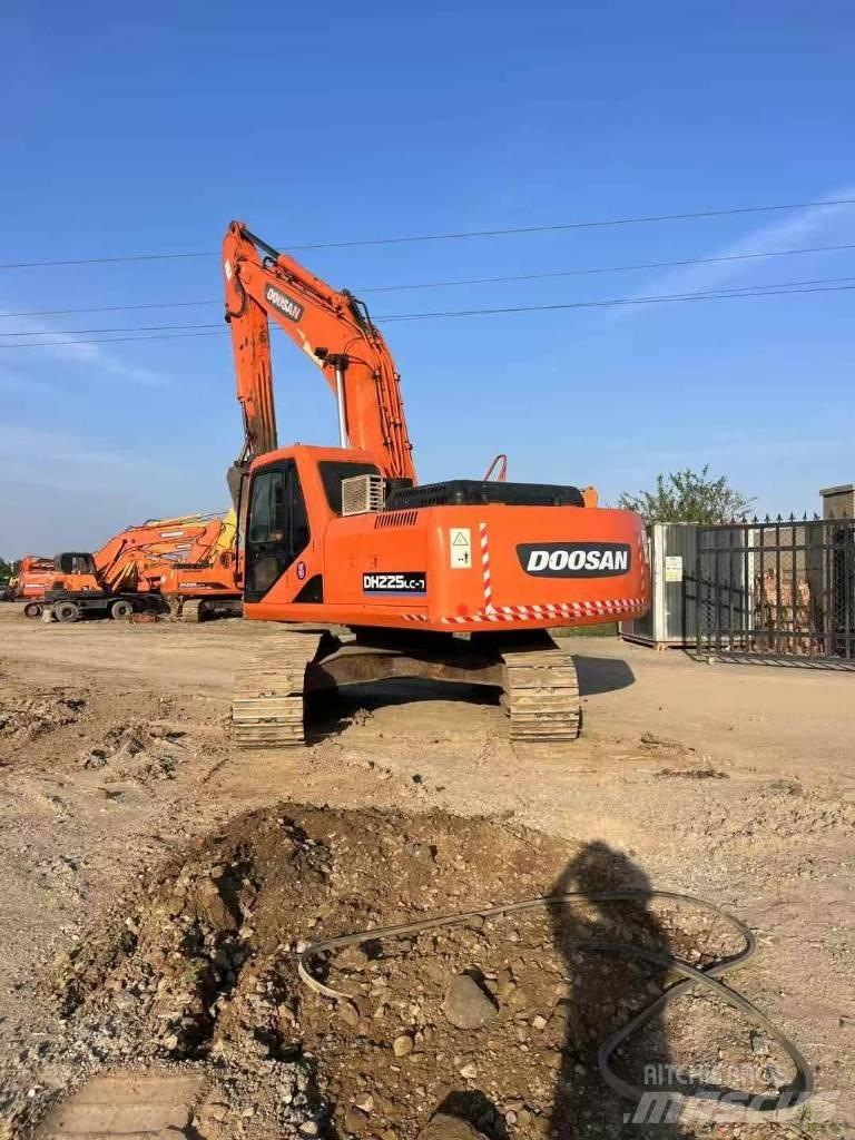 Doosan DH 225 LC-9 履帶式 挖土機/掘鑿機/挖掘機