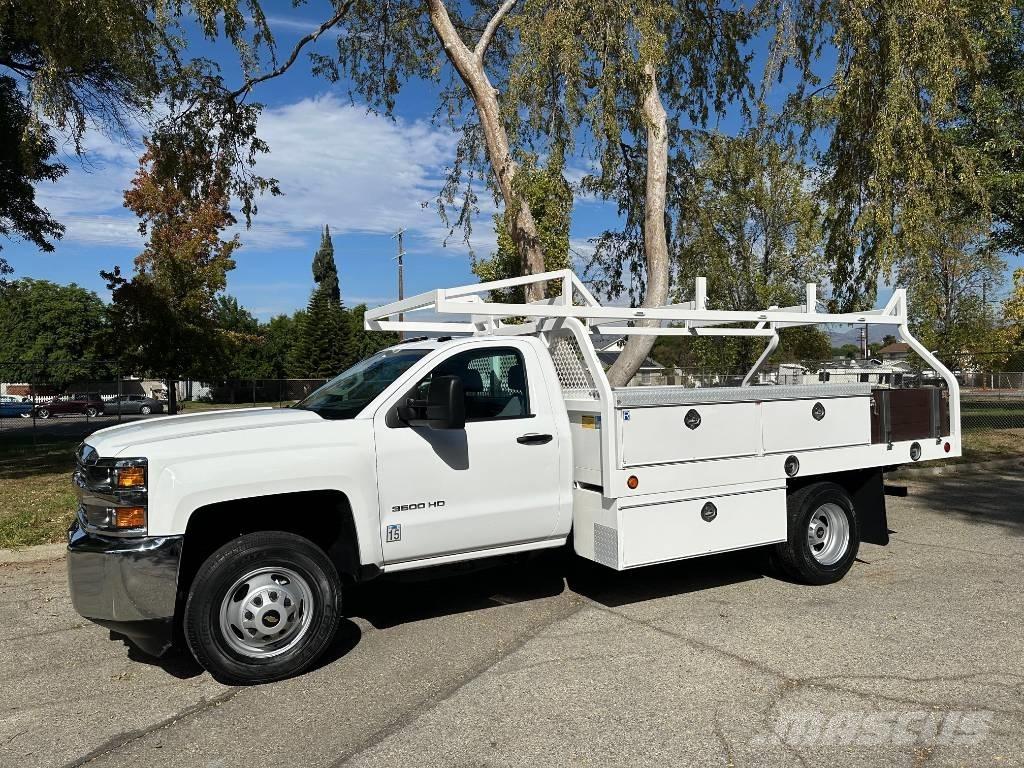 Chevrolet 3500 HD 皮卡.傳統半斗卡車/側卸板