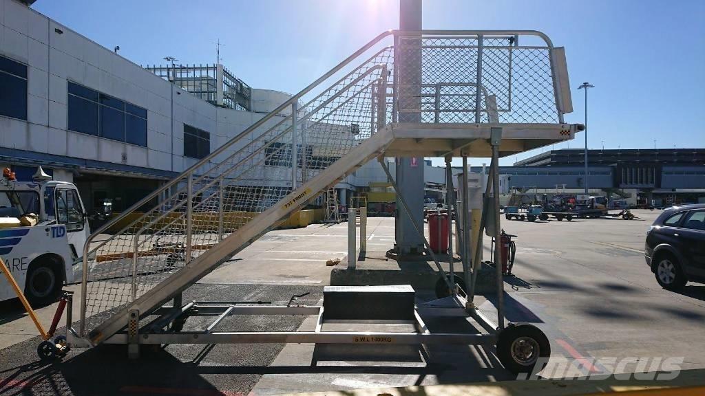  PASSENGER STAIRS 其他物料運輸工具