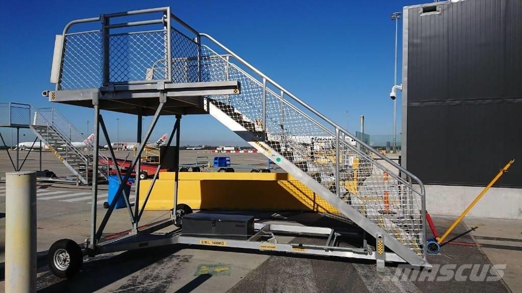  PASSENGER STAIRS 其他物料運輸工具