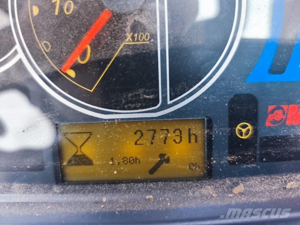 Manitou MT 1440 伸縮臂操作車