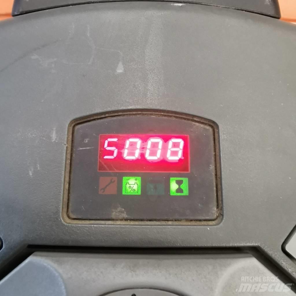 BT OSE 250 P 低架裝載機