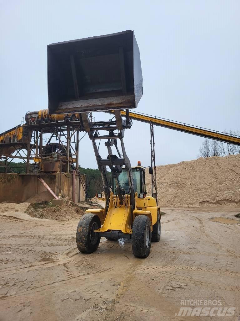 Volvo L 40 B 小型裝載機