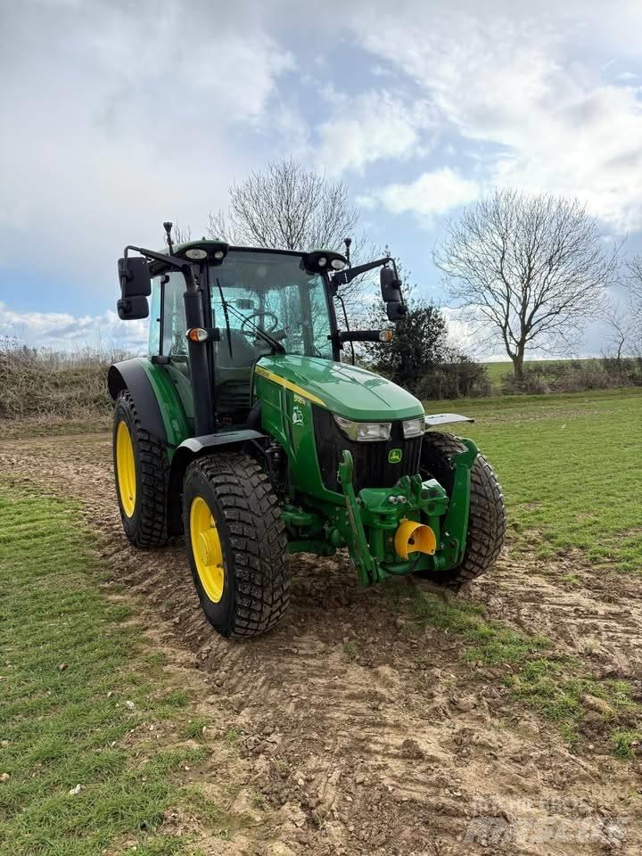 John Deere 5100 R 曳引機