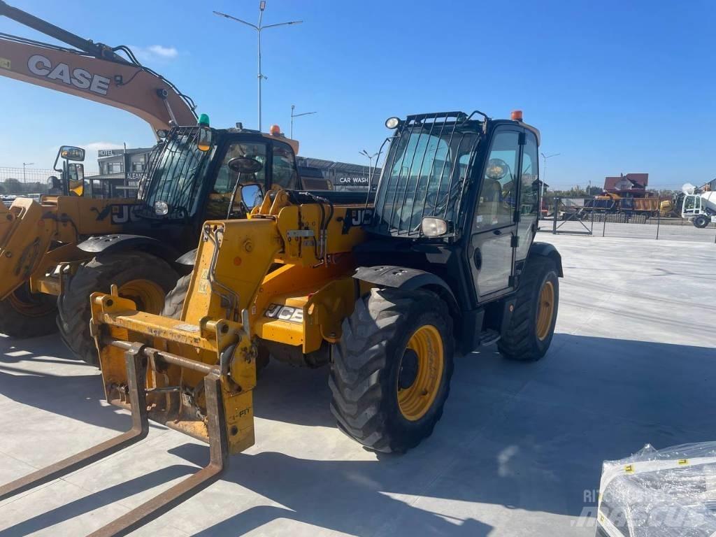 JCB 535-95 伸縮臂操作車