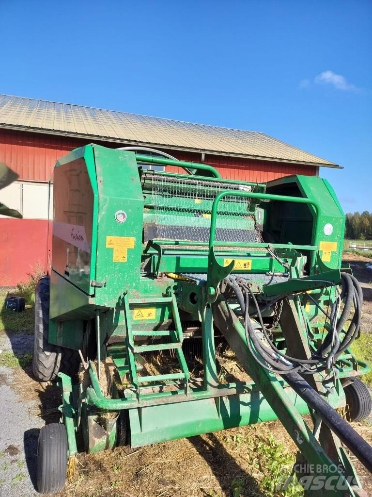 McHale Fusion 1 圓型牧草打包機