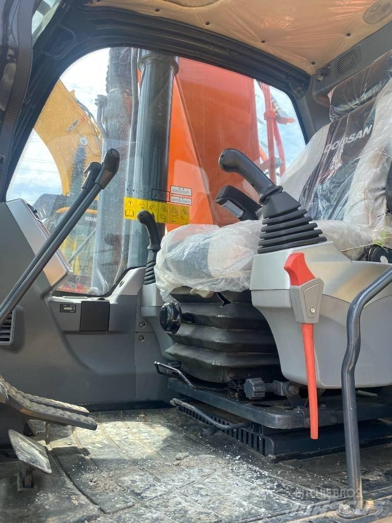 Doosan DX 300 履帶式 挖土機/掘鑿機/挖掘機