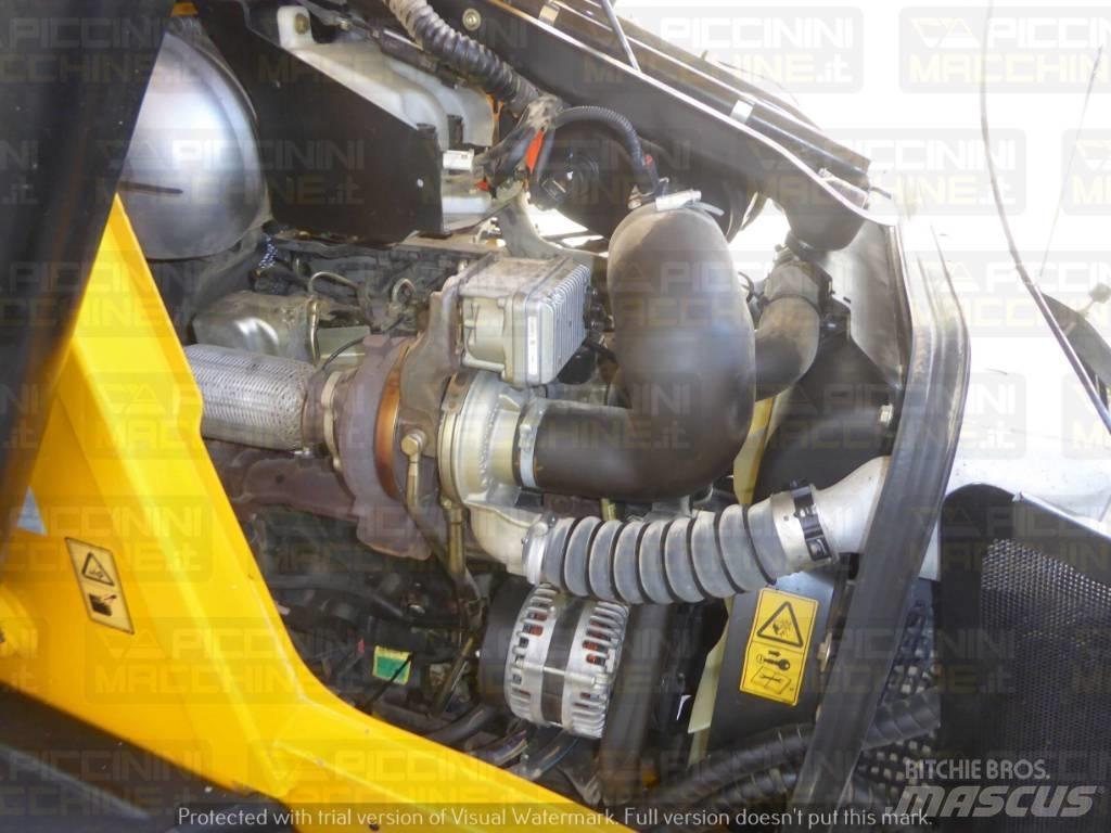 JCB 3CX 反鏟裝載機