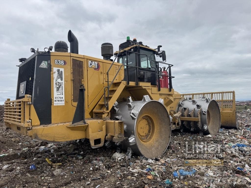 CAT 836 廢棄物壓實機