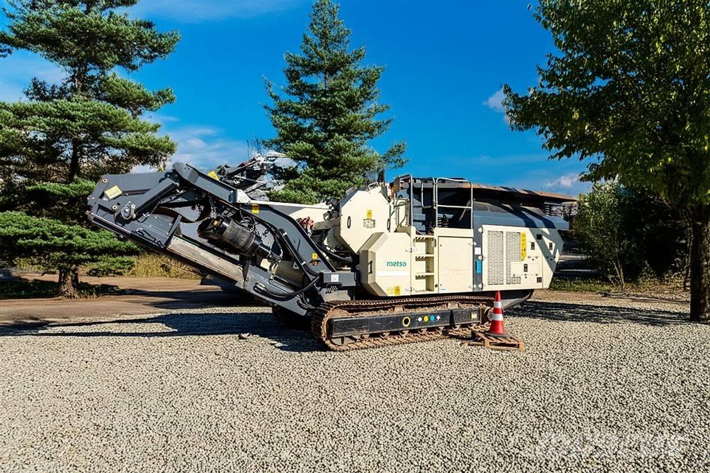 Metso J90 移動式壓碎機